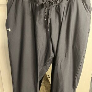 Women’s under armour athletic loose pants.